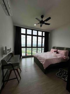 Green Haven 1BR, High Floor with Best View, 5 Pax - Masai - 2