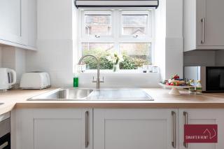 Teddington - 2 Bedroom Ground Floor Flat - 6