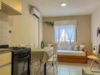 Céntrico Monoambiente cómodo y funcional - 9