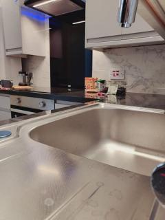 High Street, 2 bed, newly refurb - Leamington Spa - 6
