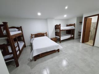 Hotel Antonella Plaza - Pinchote - 8