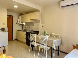 Céntrico Monoambiente cómodo y funcional - 8