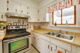 Bitely Cottage Rental Fire Pit and Beach! - 2