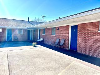 Travelers Inn Olney - 1