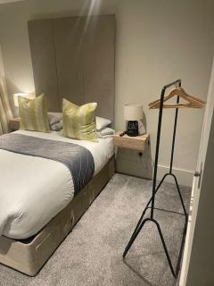 Luxurious 1 Bed - CITY VIEWS - Liverpool - 9