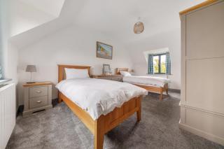 EASTFIELD HOUSE - 2