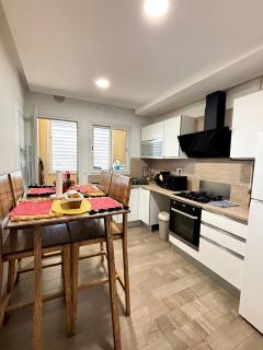 Abilia Suite - À Proximité de l'Aéroport - Confort et Élégance - 5