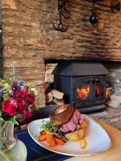 Cat and Custard Pot Inn - Shipton Moyne - 6