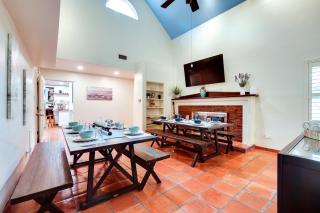 San Antonio Home Private Pool and Covered Patio - 2