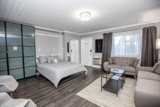 Walk to 12 South, 7 min to downtown, Free Parking! - Nashville - 3