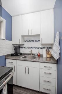 Walk to 12 South, 7 min to downtown, Free Parking! - Nashville - 2