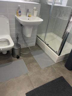 50A Green Lane - Cranford - 6