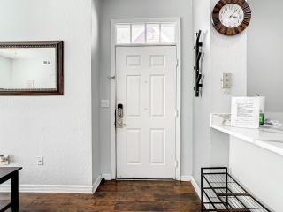 4 Bedroom Townhouse in a Gated Resort! - Kissimmee - 2