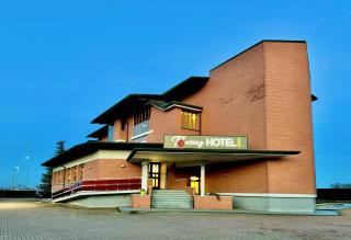 Touring Hotel - - 2