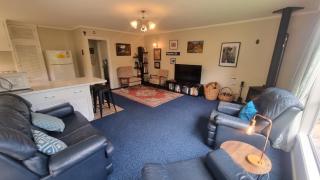 2 Alpine Avenue - 7