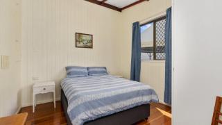 Grandads Beach House - 4