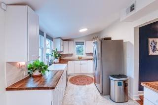 Charming Nashville Home with Fire Pit, Indoor Sauna! - Nashville - 2