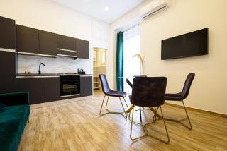 Luxury Apartment in Central City - Naples - 6