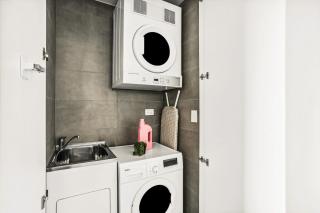 Modern 2BD in Trendy Inner West - Sydney - 7