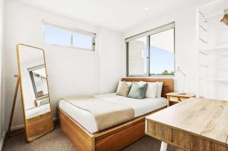 Modern 2BD in Trendy Inner West - Sydney - 3