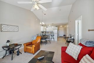 Condo with Balcony and Views in Lake of the Ozarks - Lake Ozark - 5