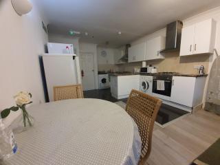Eastwood Rooms - Goodmayes - 8