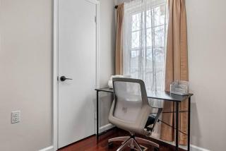 Townhouse In Woodbridge - 2