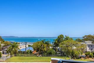 Views and Pool in a Great Location in Nelson Bay - 8
