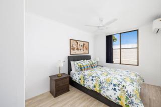 Views and Pool in a Great Location in Nelson Bay - 4