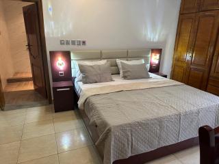 D Barfi Guesthouse, excellent location - Kumasi - 9