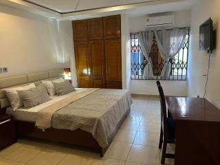 D Barfi Guesthouse, excellent location - Kumasi - 0