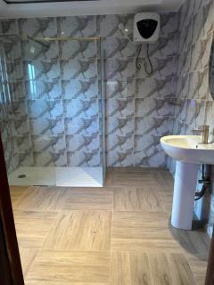 D Barfi Guesthouse, excellent location - Kumasi - 4