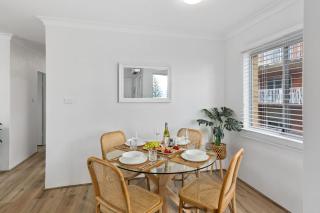 Sea Vista Escape - A Charming Waterside Stay - Wollongong - 3