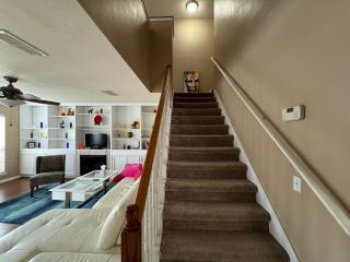 A stylish and Comfy Place to Stay - Gainesville - 5