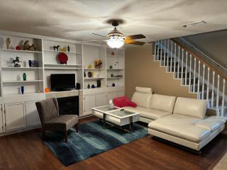 A stylish and Comfy Place to Stay - Gainesville - 7