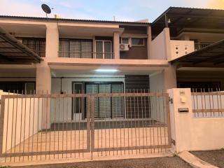 Juwita&Arjuna Homestay Teluk Senangin - - 4