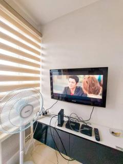 Budget Family Room w FREE pool access in Manila - Manila - 9