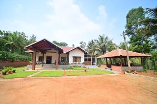 Heritage Homestay - Full House, Estate, Home Food - Sakleshpur - 0