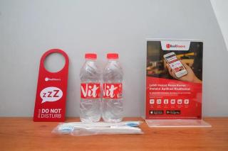 RedDoorz near Sindu Kusuma Edupark 3 - 8