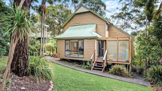 Leafy Family Beach Retreat Accom Holidays - Copacabana - 1