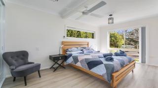 Homely Beach Retreat Three Living Areas, Table Tennis Table Accom Holidays - Copacabana - 1