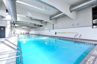 Beautiful Bright Modern Condo with Water view and AC in DT Vancouver 2BR,3BD,2BT sleeps 6 guests Free parking Netflix Included - Vancouver - 5