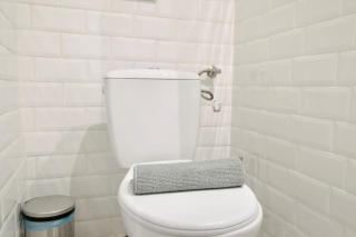 Studio Apartment by Hi- Apartment in Downtown - Budapest - 3
