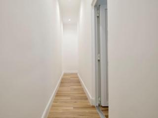 Studio Apartment by Hi- Apartment in Downtown - Budapest - 1