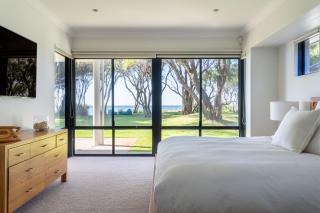 Beachfront Busselton I Private Properties - Busselton - 2