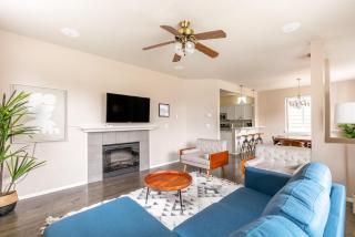 Issaquah 4br w workspace backyard nr dining SEA-676 - 7