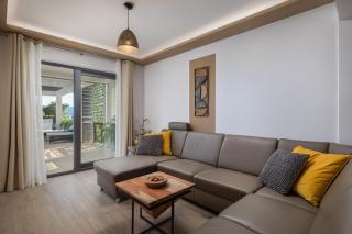 Luxury Seafront Villa with Heated Pool, Jacuzzi, Sea View, 150 m from Beach - Stanići - 1