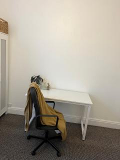 Monk's Lodge Private En-suite Room CV1 - 3