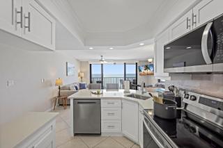 Inviting beachfront condo with pool, spa and views - 1