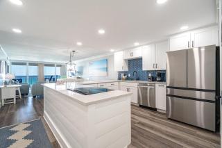 2104 Free Beach Setup Shoreline Towers Stunning Condo - Destin - 0